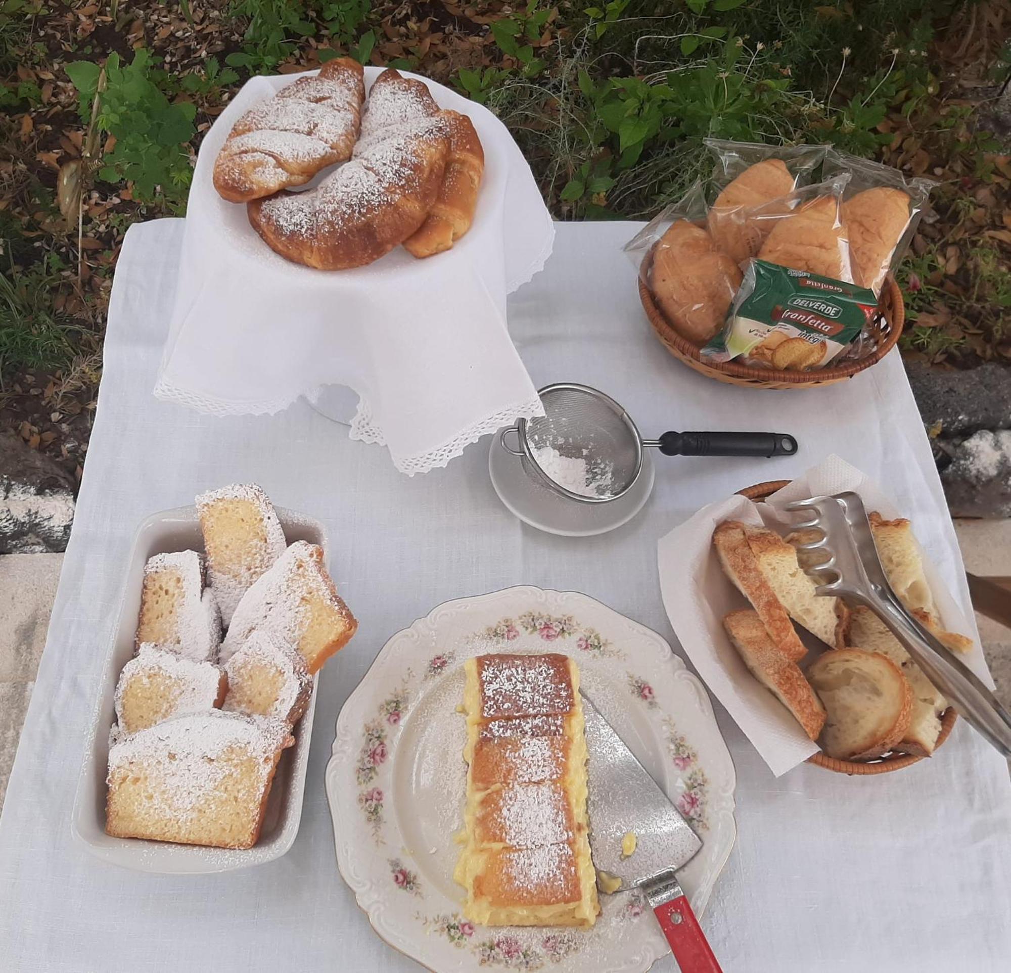 B&B Il Giardino Del Barone Pozzomaggiore 外观 照片